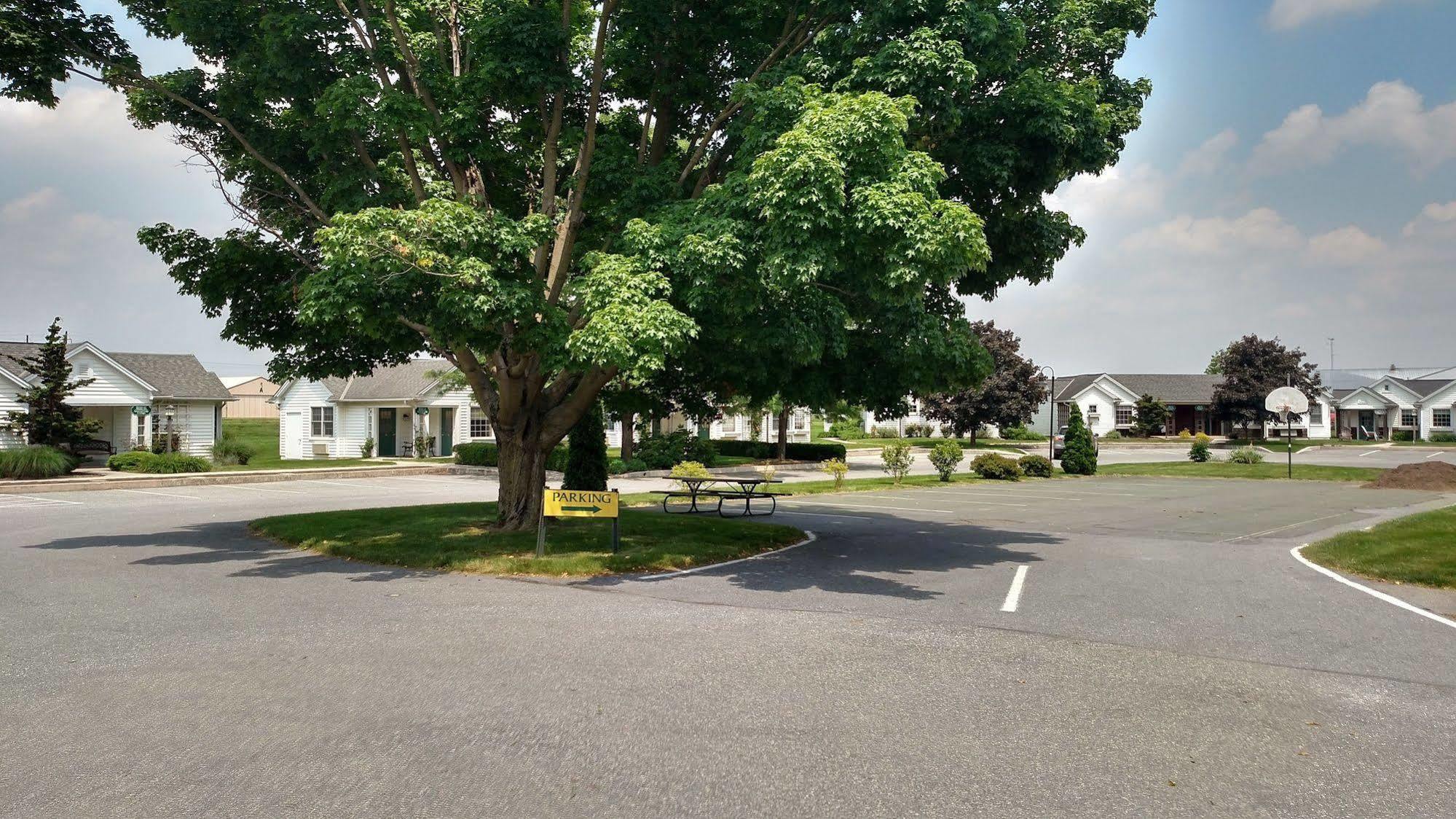 Spruce Lane Lodge And Cottages Smoketown  Exterior photo